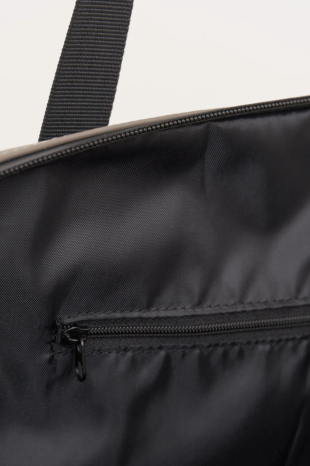 Tantä Rainwear Gym Bags | Bora